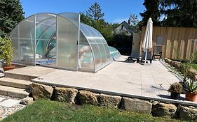 Ferienhaus CaroGrün in Erfurt-gemütlich-sonnig-Küche-Bad-Garten-Parken-Pool-Sauna-WLAN